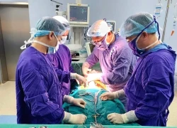 Bé gái 13 tuổi đang ngủ bỗng rơi vào hôn mê nguy kịch