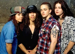 Nhạc gì mà cuốn thế này: Jennie - Lisa cùng dàn sao hot đu trend bằng được, nghe 3 đời vẫn chưa hết chán