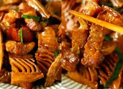 Thịt ba chỉ kho măng khô, món dân dã mà "hao cơm"