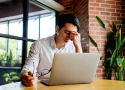 10 năm đưa hết lương cho vợ, mới thất nghiệp 2 tháng đã bị coi là ăn bám