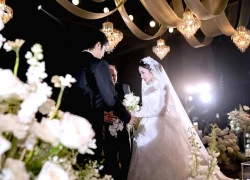 Ngọc Huyền liên tục khóc trong đám cưới với Đình Tú