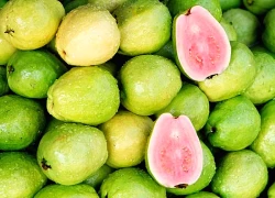 Ổi được mệnh danh 'vua vitamin C' nhưng 2 nhóm người cần hạn chế ăn