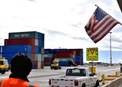 Phán quyết của Toà án Tối cao Mỹ buộc Tổng thống Trump đổi chiến lược thuế quan?