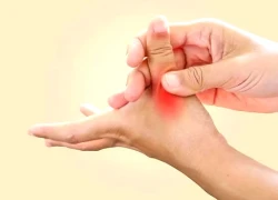 Tê đau ngón tay cái, cô gái bất ngờ phát hiện căn bệnh hiếm gặp