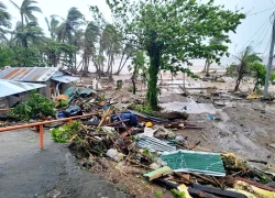 Đài Loan sơ tán trên 3.000 người trước khi bão Fung-wong đổ bộ