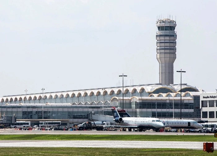 Mỹ cắt giảm không lưu ngày thứ hai, thêm hơn 1.000 chuyến bay bị hủy