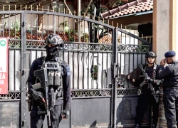 Indonesia: Phát hiện 7 quả bom tự chế tại trường trung học Jakarta