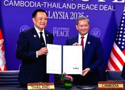 Thái Lan đình chỉ thỏa thuận hòa bình với Campuchia
