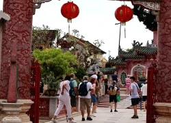 Đô thị cổ Hội An nhộn nhịp trở lại sau những ngày mưa lũ