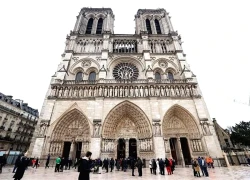 Chuông Nhà thờ Đức Bà ngân vang tưởng niệm 10 năm vụ tấn công tại Paris (Pháp)