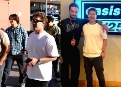 Mark Zuckerberg diện 3 đồng hồ xa xỉ chỉ với 1 áo phông trắng