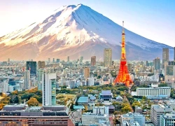 Ngày càng nhiều người Việt thích du lịch một mình: Tự do hay cô đơn?