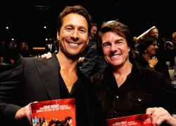 Tom Cruise chỉ cho đồng nghiệp kém 26 tuổi cách sống sót khi đóng cảnh mạo hiểm