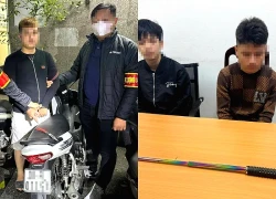 Bị truy đuổi, nhóm 'quái xế' đạp vào đầu xe máy cảnh sát để bỏ trốn