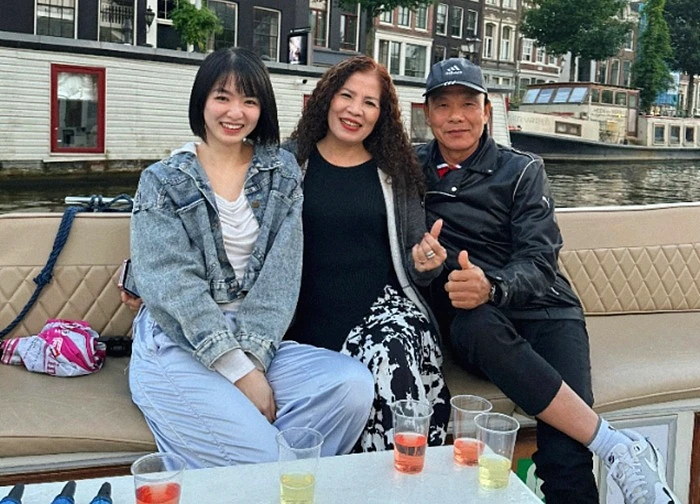 Cô gái Việt làm việc ở hãng bay xa xỉ bậc nhất, đặt chân 101 quốc gia