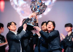 Không chỉ dàn tuyển thủ mà BHL T1 cũng lập kỷ lục lịch sử của LMHT