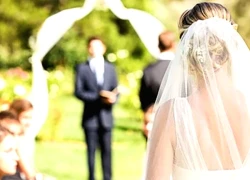 Mẹ đi lấy chồng, bố tôi nói 1 câu khiến cả hội trường bật khóc