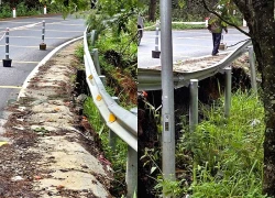 Mưa lớn gây sạt lở đèo Mimosa, Lâm Đồng cấm xe tải trên 15 tấn lưu thông
