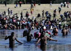 Mỹ bắt nhiều người nhập cư bất hợp pháp trong chiến dịch truy quét tại Charlotte