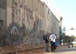 Cuộc sống bị chia cắt ở Bờ Tây