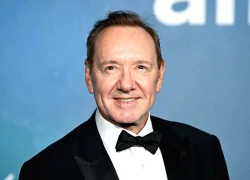 7 năm sau bê bối tấn công tình dục, Kevin Spacey đang sống trong cảnh vô gia cư