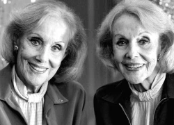 Cặp nghệ sĩ song sinh qua đời cùng lúc