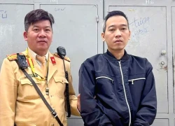 CSGT cùng người dân quật ngã tên cướp xe máy trên phố