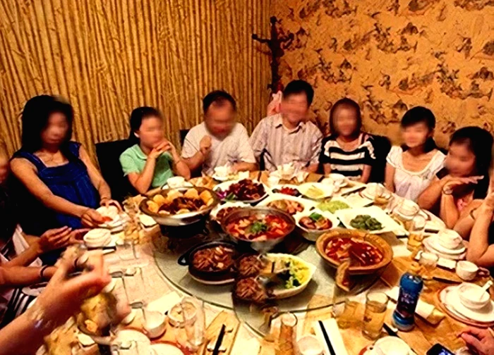 Đàn ông càng ít tiền càng ngại họp lớp: Sự thật trần trụi ở tuổi trung niên