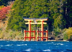 Du ngoạn hồ Ashi, ngắm núi Phú Sĩ giữa ngày thu