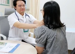 Mặt tự nhiên mất cân đối, người phụ nữ 38 tuổi đi khám bất ngờ phát hiện ung thư