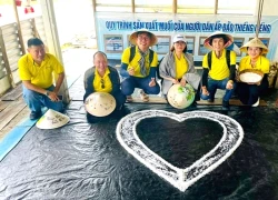 Nghề muối - điểm nhấn độc đáo, tạo bản sắc riêng cho du lịch Thiềng Liềng