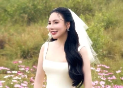 Phú bà Vbiz từng dạy học ở trường quân đội: Đối thủ một thời của Mỹ Tâm, nhan sắc tuổi 45 là đây sao