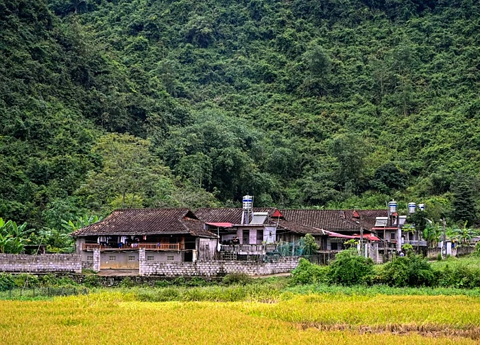 Tình cờ qua ngôi làng Lạng Sơn 'đẹp như tranh', khách Tây ở vài ngày tận hưởng