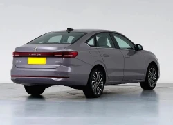 Xe sedan hạng C thiết kế cá tính, giá gần 330 triệu đồng, so kè với Toyota Corolla