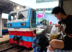 3 ngày 2 đêm 'mắc kẹt' trên tàu hỏa vì mưa lũ lịch sử