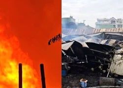 Cháy lớn nhà xưởng giữa khu dân cư ở TPHCM, người dân hoảng loạn di dời tài sản