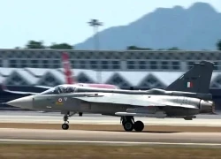 Máy bay Ấn Độ rơi khi trình diễn, phi công thiệt mạng