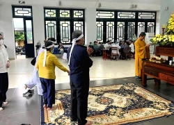 Người chết vì lũ ở nhà tang lễ bệnh viện: Từ TP.HCM về Nha Trang mở cửa thấy cha nằm sấp trong bùn