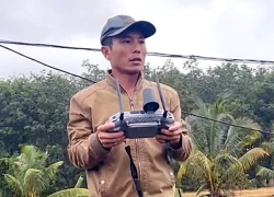 Người đàn ông dùng drone cứu người kẹt giữa dòng lũ