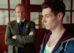 Xem phim Sex Education, tôi không quên được người thầy cứng nhắc nhưng đầy cảm xúc, khiến học sinh vừa sợ vừa thương