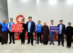 TP.HCM trao 10 tỉ đồng, 500 tấn hàng hóa hỗ trợ Đắk Lắk