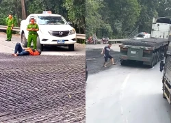 Hàng chục tấn thép rơi từ xe đầu kéo trúng 2 người đi đường