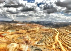 Iran phát hiện mỏ vàng quy mô lớn