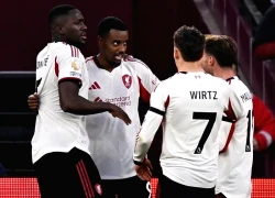 Isak ghi bàn đầu tiên cho Liverpool tại Premier League