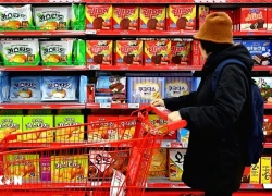 1 năm sau sự cố thiết quân luật, Hàn Quốc vẫn còn những 'vết sẹo' chưa lành