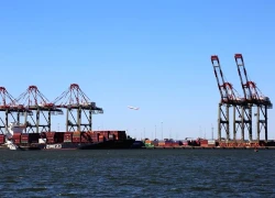 Trung Âu chật vật thích ứng với chính sách thương mại mới của Mỹ