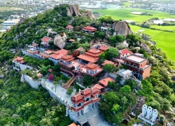 Trùng Sơn Cổ Tự: Ngôi chùa lưng tựa núi, mặt hướng biển Khánh Hòa