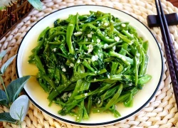 Xào rau muống chỉ cần nhớ 3 mẹo này, rau xanh mướt không bị thâm đen