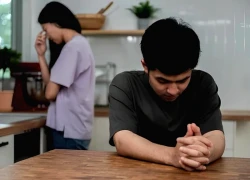 Kết hôn xong mới biết phải gánh khoản nợ cờ bạc 300 triệu đồng cho mẹ vợ