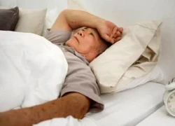 Với những người ngoài 60 tuổi, sống một mình, điều khó nhất thật ra không phải là bệnh tật...